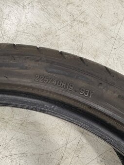 Predám letné penu goodyear 225/40R19 - 4