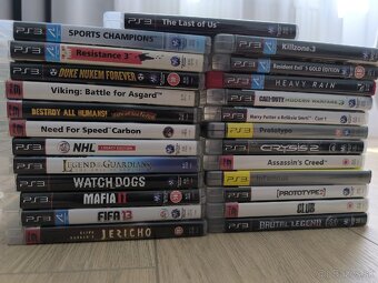PS3 slim, 4 klasické + 2 move ovládače + kamera +25 hier - 4