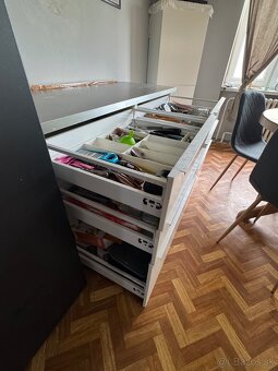 Kuchynská linka so spotrebičmi - 4