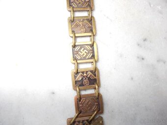 ŠTÍT NA KRK NSDAP - 4