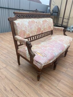 Predám starožitný nabytok . Sofa a stolík - 4