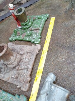 Liatinový držiak na vianočný stromček - 4