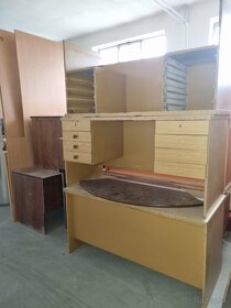 Kancelarsky nábytok,postele - 4