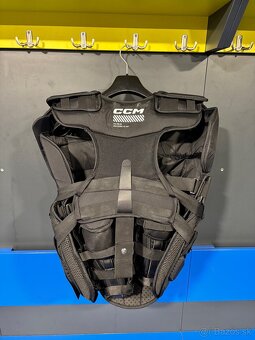 CCM PRO AB Brankárska Vesta - 4
