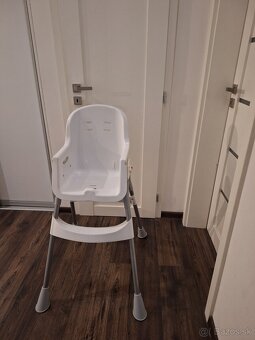 Pevná, stabilná jedálenska stolička - 4