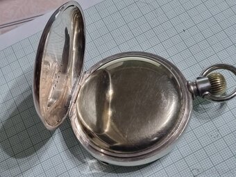 Veľké,strieborné vreckové hodinky. - 4