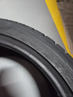 245/40 R19 - 4