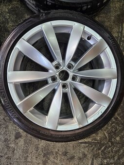 5x112 225/45 R19 - 4