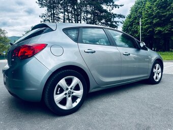 Opel Astra J 1.7 CDTI - 4