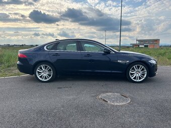 Jaguar XF 2.0 I4 250k Prestige Auto - 4