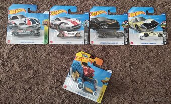 .HOT WHEELS + ZADARMO - TH. - 4