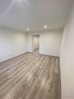 Na predaj 2 izbový byt po kompletnej rekonštrukcii - 4