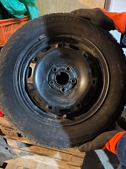 Predám pneu na fabiu s diskami - 4