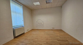 ✅ Kancelárie s parkovacím miestom na prenájom – 36 m2. - 4