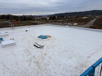 Pomocnik / Izolater ploche strechy. - 4