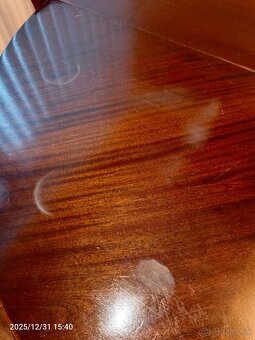 Jedálenský stôl. - 4