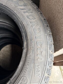 Zimné pneumatiky 195 /70 R15C . - 4