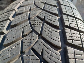 Predam 4ks pneu 215/65/r17 zimne 99V Goodyear - 4