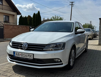 Volkswagen Jetta 2.0 TDI 150k Highline DSG - 4