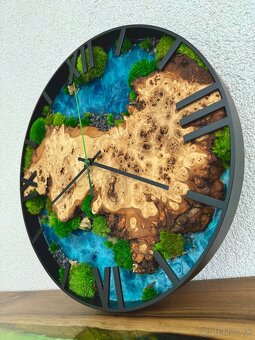 Machove hodiny s drevom a epoxidom 40cm priemer - 4