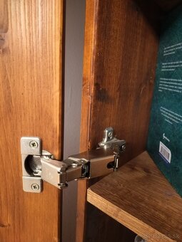 Rohová knižnica z masívu - 4