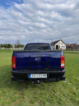 Toyota Hilux - 4