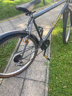 Starší horský bicykel - 4
