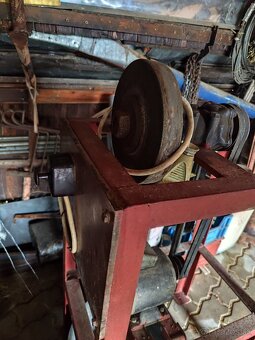 Predám stojanovu brúsku s motorom 1.5KW - 4