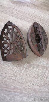 Predam starú žehličku s podstavcom. - 4