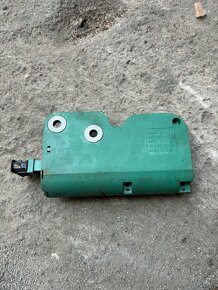 6r0827469c 3c5827469j golf passat klucka kufrovych dvery - 4