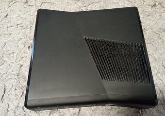 XBOX 360 SLIM 4GB  aj s kinectom - 4