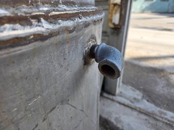 nerezový manipulačný vozík 350L - 4