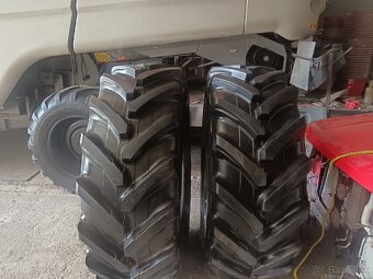 PNEUMATIKY 520/70 R30 - 4