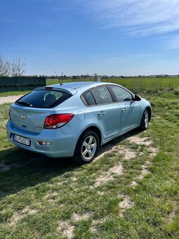 Predám Chevrolet Cruze 1,8 - 4