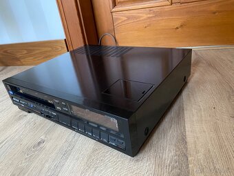 HiFi Stereo video rekordér UNIVERSUM - 4