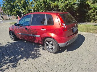 Ponúkam na predaj Ford fiesta 1.3 51 kw r.v 2006 - 4