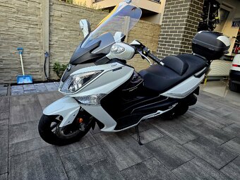 Predám maxi skuter Sym Joymax 125 GTS ABS - 4