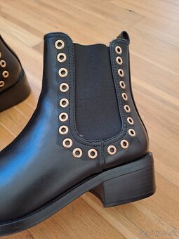 zánovné dámske čižmyčky Reserved, veľ. č.39. - 4