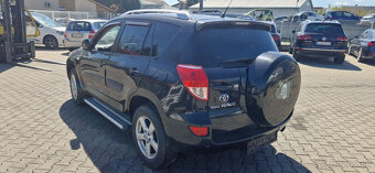 Lacno rozpredám Toyota Rav4 na náhradné diely - 4