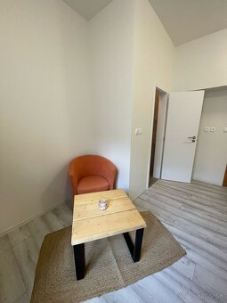 Kancelárske/administratívne priestory na prenájom - 4