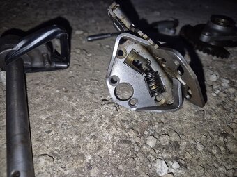 Náhradné diely - 4