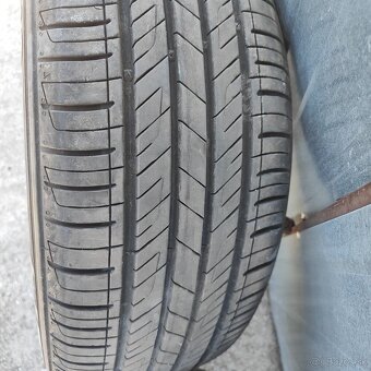 KUMHO SOLUS HS63 215/55/R17 - 4