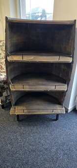 Drevene polsudy- vitriny - 4