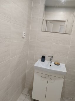 Na prenájom 2 izbový byt s balkónom - 4
