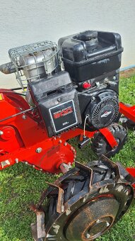 Predám kultivátor Briggs Stratton - 4