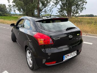 Na predaj krásna KIA Proceed 1.6 CRDi Coupe - 4