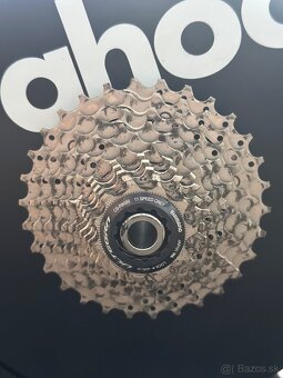 Wahoo KICKR CORE SMART cyklotrenažér s kazetou a podložka - 4