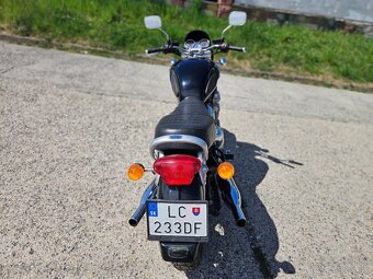 Triumph Thunderbird 900 - 4