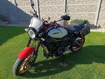 Yamaha XSR 900 - 4