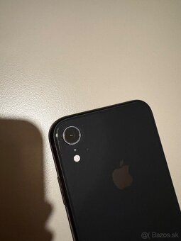 Apple iPhone XR - 4
